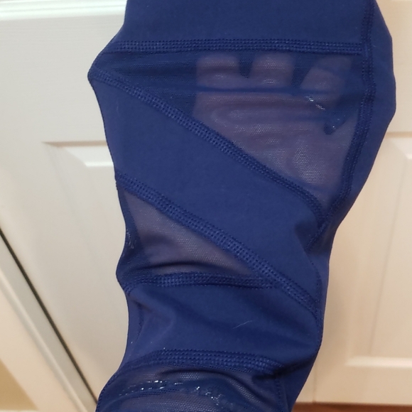 Lululemon Criss Cross Mesh Pants - Picture 2 of 5